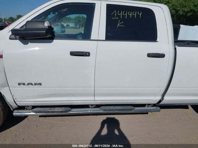 3C6UR5HJ3NG144444 RAM 2500 Tradesman  4x4 8' Box