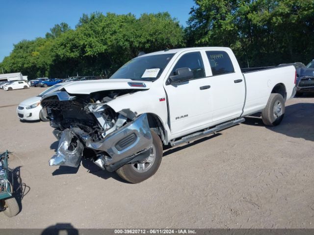 3C6UR5HJ3NG144444 RAM 2500 Tradesman  4x4 8' Box