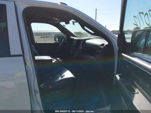 3C6UR5HJ3NG144444 RAM 2500 Tradesman  4x4 8' Box