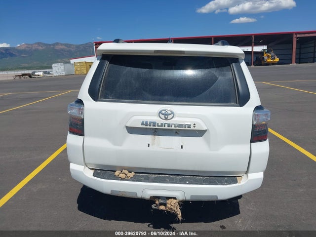 Toyota 4RUNNER SR5 2021 JTEMU5JR6M5931056 Image 16