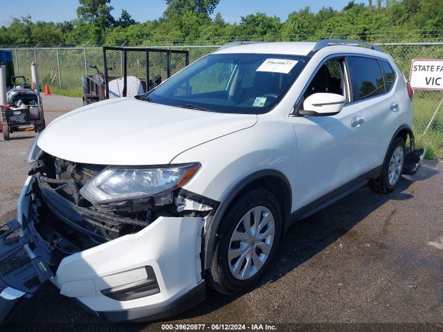 Nissan ROGUE S 2017 KNMAT2MT3HP566863 Image 2