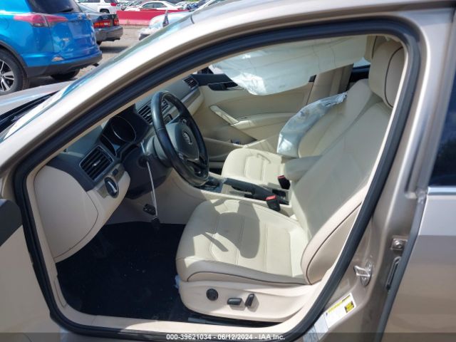 1VWBT7A37GC016008 Volkswagen Passat 1.8t Se