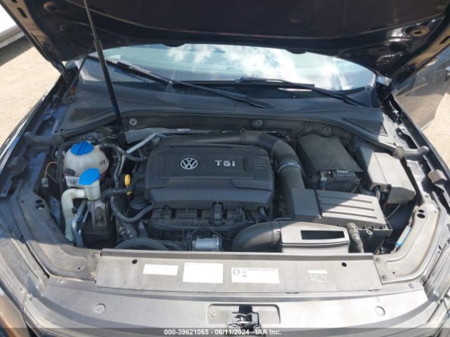 1VWAT7A39HC017075 Volkswagen Passat 1.8t S