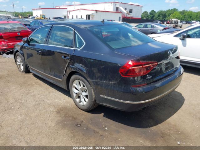 1VWAT7A39HC017075 Volkswagen Passat 1.8t S