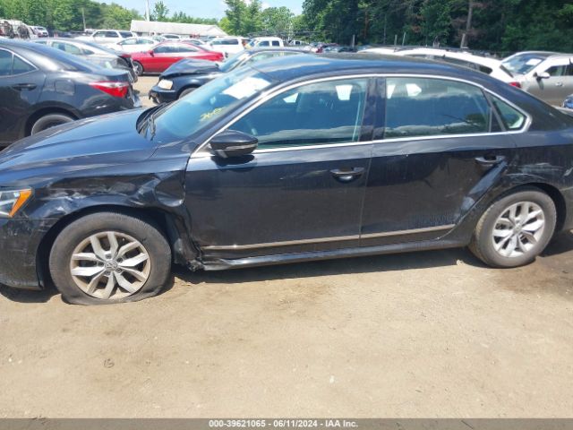 1VWAT7A39HC017075 Volkswagen Passat 1.8t S