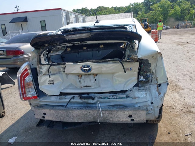 Toyota Prius Three 2014 JTDKN3DU2E1756536 Image 17