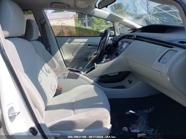 Toyota Prius Three 2014 JTDKN3DU2E1756536 Image 5