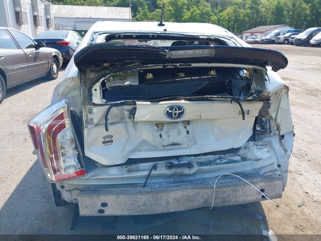 Toyota Prius Three 2014 JTDKN3DU2E1756536 Image 6