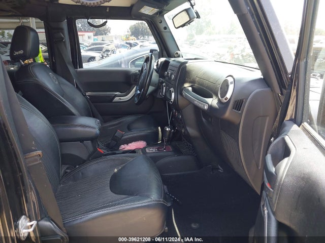 1C4BJWDG8EL241617 Jeep Wrangler Unlimited Freedom Edition