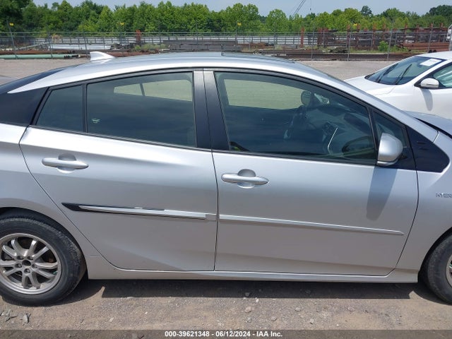 JTDKARFU6G3523830 Toyota Prius Three