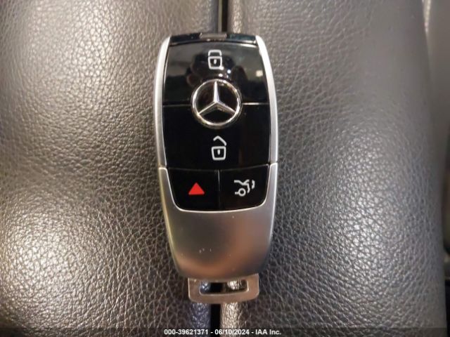WDDZF4KB3HA212365 Mercedes-Benz E 300 4matic