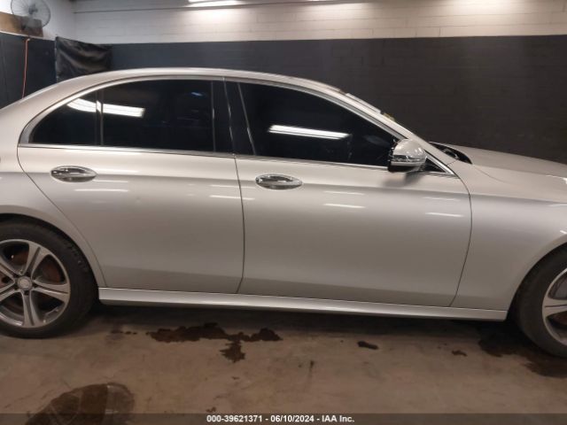 WDDZF4KB3HA212365 Mercedes-Benz E 300 4matic