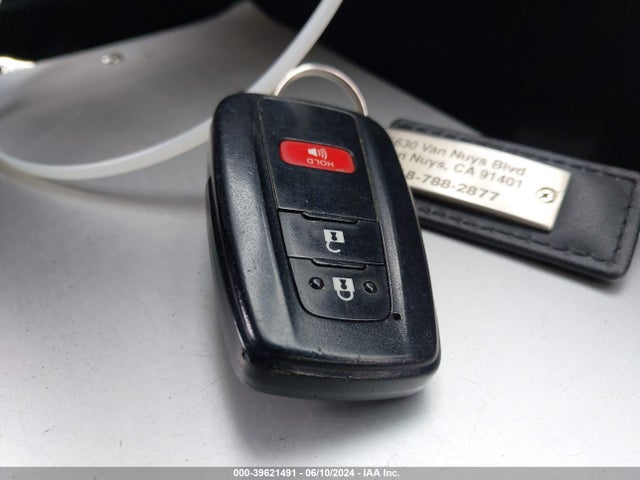 Toyota Prius Two 2016 JTDKBRFU4G3018267 Image 11
