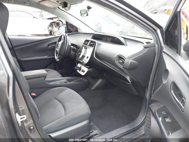 Toyota Prius Two 2016 JTDKBRFU4G3018267 Image 5