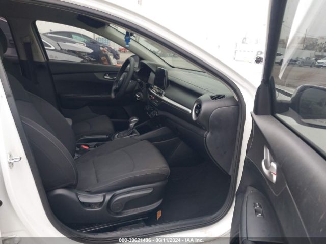 3KPF24AD7KE018339 KIA Forte Lxs