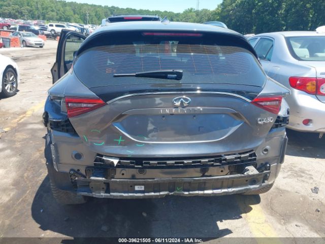 SJKCH5CP8HA023086 Infiniti Qx30 Premium