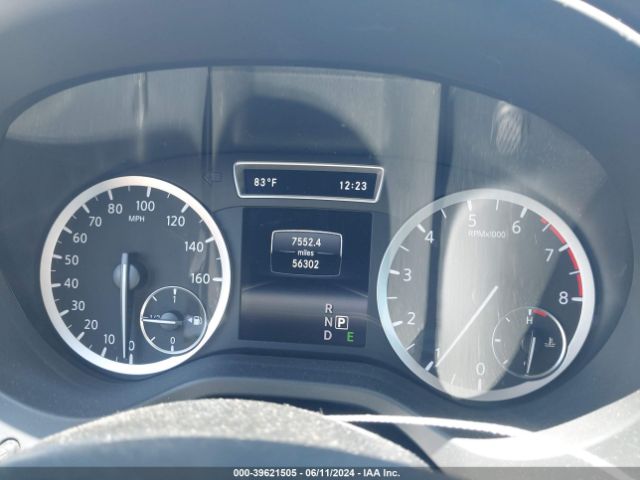 SJKCH5CP8HA023086 Infiniti Qx30 Premium