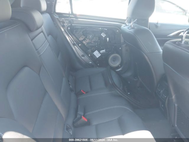 SJKCH5CP8HA023086 Infiniti Qx30 Premium