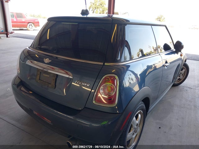2011 MINI COOPER WMWSU3C52BT251378 Photo 3
