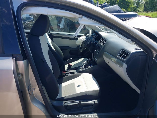 3VWD07AJ4FM309586 Volkswagen Jetta 1.8t Se