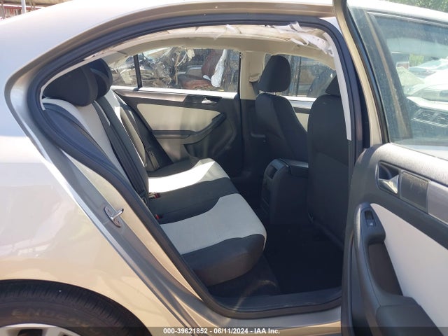 3VWD07AJ4FM309586 Volkswagen Jetta 1.8t Se