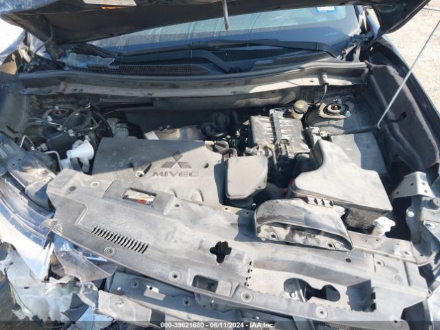 JA4AD3A38KZ043805 Mitsubishi Outlander Se
