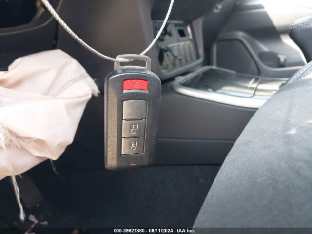 JA4AD3A38KZ043805 Mitsubishi Outlander Se