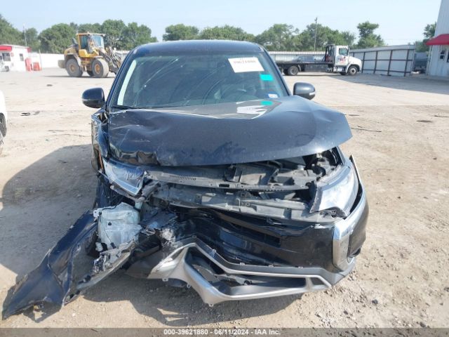 JA4AD3A38KZ043805 Mitsubishi Outlander Se