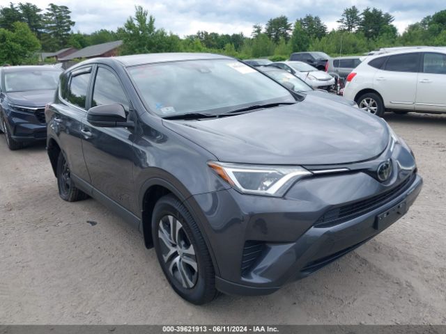 JTMBFREV9JJ735572 Toyota RAV4 LE
