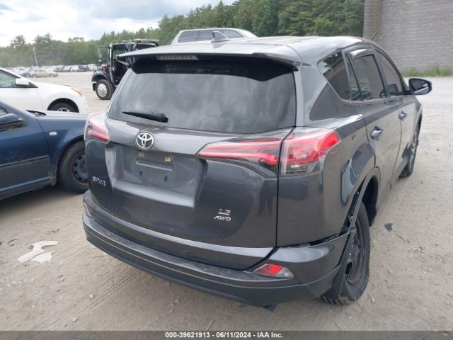 JTMBFREV9JJ735572 Toyota RAV4 LE