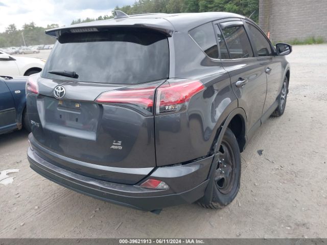 JTMBFREV9JJ735572 Toyota RAV4 LE