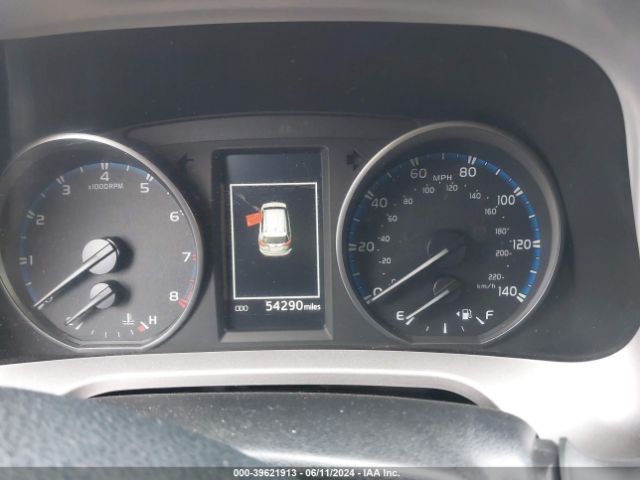 JTMBFREV9JJ735572 Toyota RAV4 LE