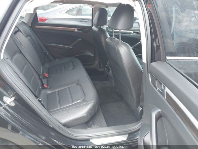1VWBA7A33JC043462 Volkswagen Passat 2.0t Se