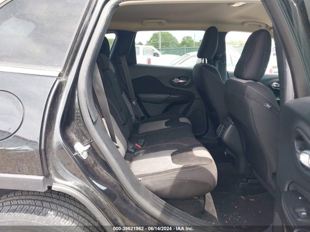 1C4PJLCB2EW300024 Jeep Cherokee Latitude