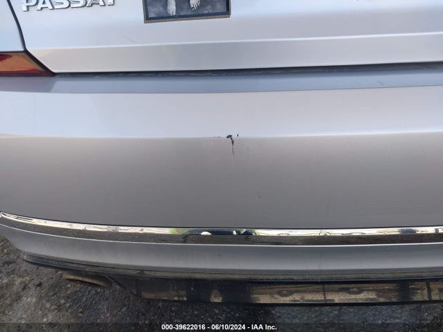 1VWDT7A30HC080773 Volkswagen Passat 1.8t R-line
