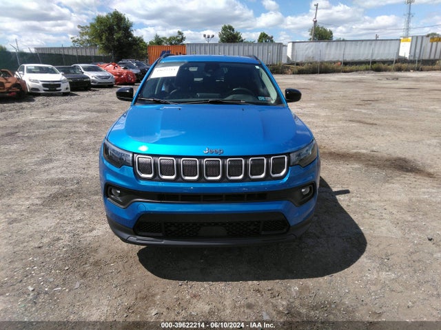 3C4NJDBB1NT154512 Jeep Compass Latitude 4x4