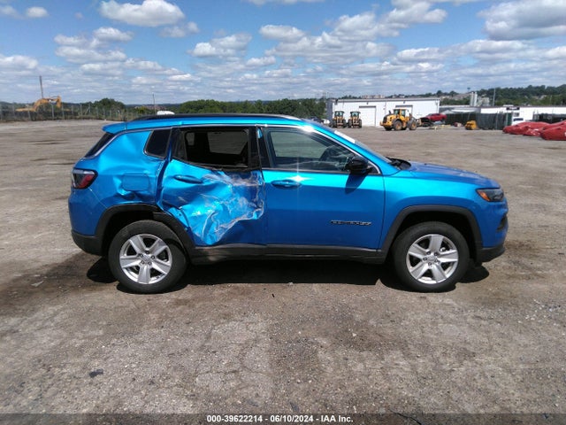 3C4NJDBB1NT154512 Jeep Compass Latitude 4x4