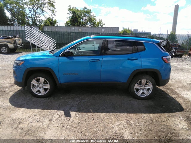 3C4NJDBB1NT154512 Jeep Compass Latitude 4x4