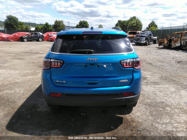 3C4NJDBB1NT154512 Jeep Compass Latitude 4x4