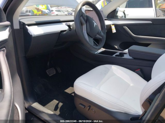 7SAYGDED0RF025001 Tesla Model Y Rwd