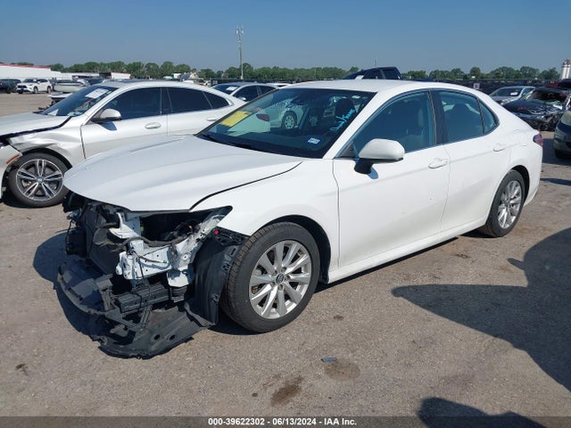 Toyota CAMRY LE 2020 4T1C11AK3LU928510 Image 2