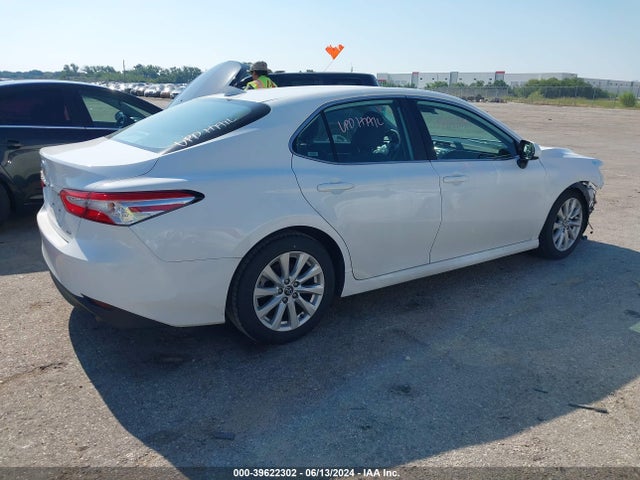 Toyota CAMRY LE 2020 4T1C11AK3LU928510 Image 4