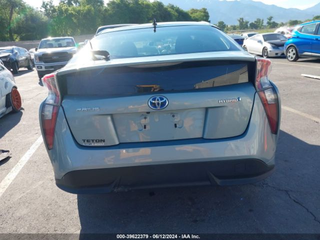 JTDKARFU3G3018215 Toyota Prius Three Touring
