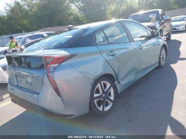 JTDKARFU3G3018215 Toyota Prius Three Touring