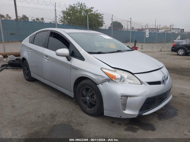 Toyota Prius Two 2015 JTDKN3DU5F0465486 zdjęcie główne