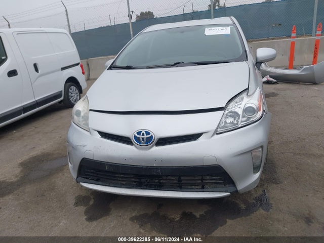 Toyota Prius Two 2015 JTDKN3DU5F0465486 Image 13