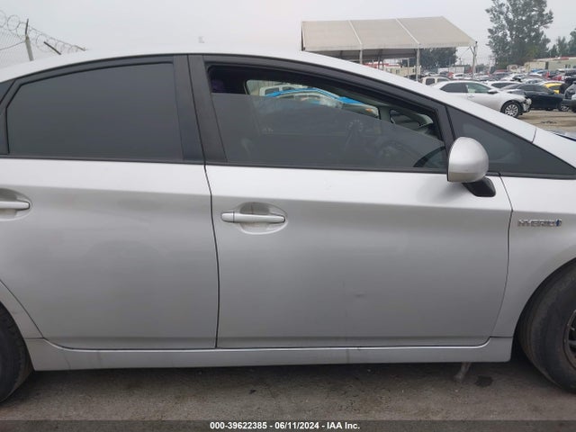 Toyota Prius Two 2015 JTDKN3DU5F0465486 Image 14