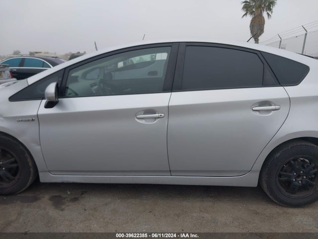 Toyota Prius Two 2015 JTDKN3DU5F0465486 Image 15