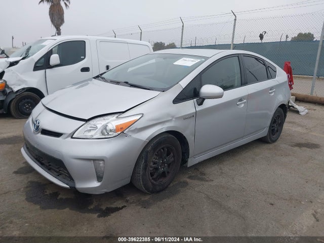 Toyota Prius Two 2015 JTDKN3DU5F0465486 Image 2