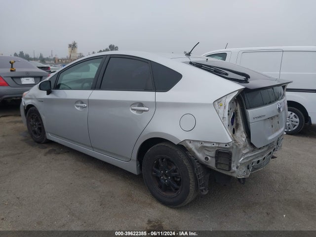 Toyota Prius Two 2015 JTDKN3DU5F0465486 Image 3